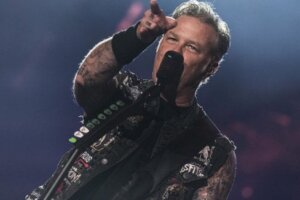 Metallica’s James Hetfield Visited Wounded Ukrainian Soldiers Recovering in Colorado
